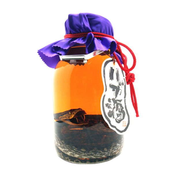 【送料無料】【正規品】ハブ入り ハブ酒 南都酒造所 1800ml 35％